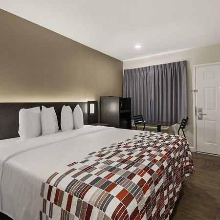 Red Roof Inn Carson - Wilmington, Ca Los Angeles Bagian luar foto