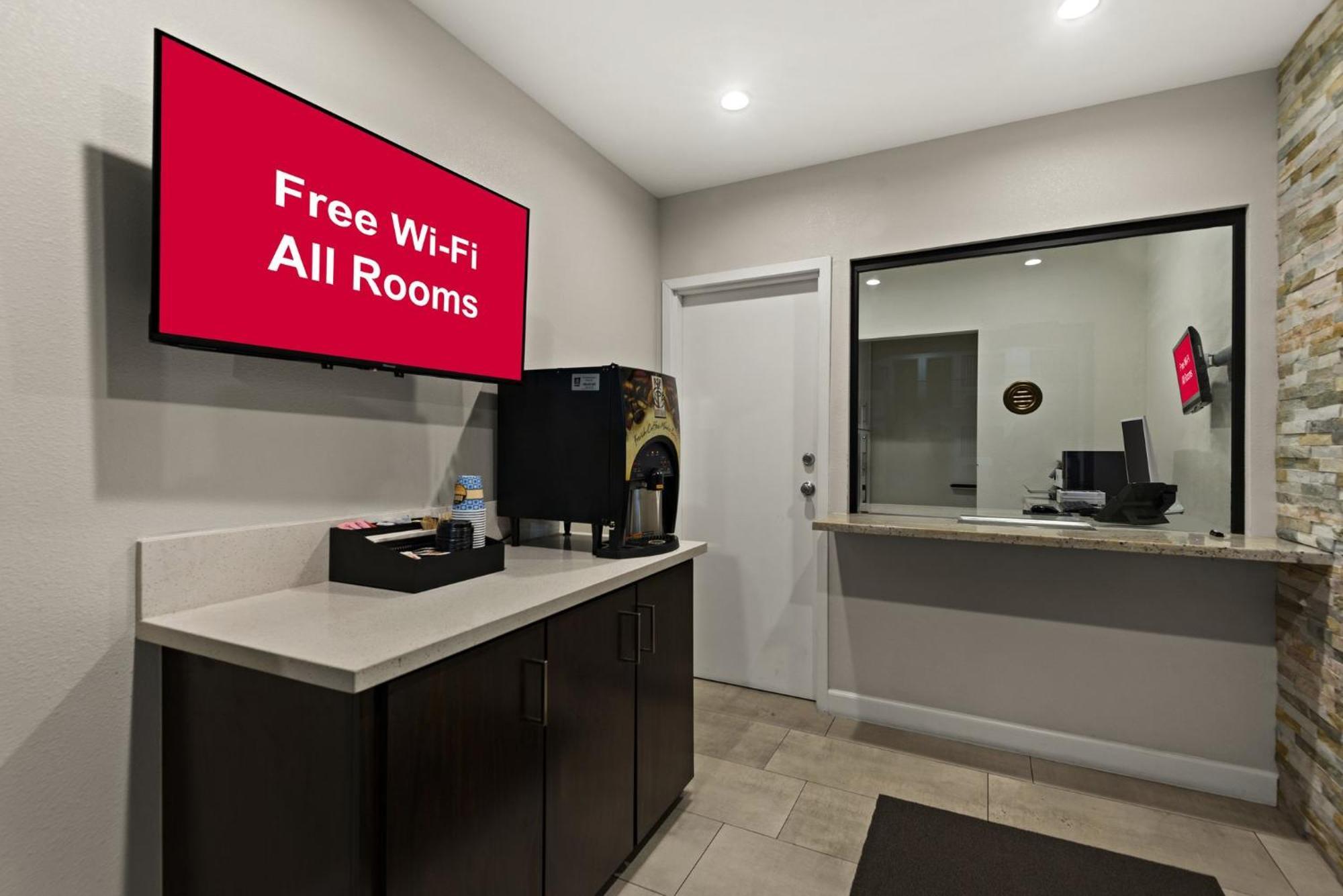 Red Roof Inn Carson - Wilmington, Ca Los Angeles Bagian luar foto
