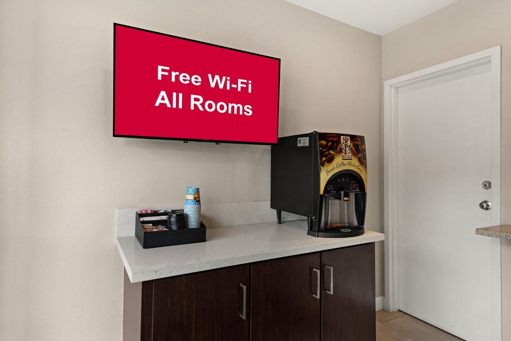 Red Roof Inn Carson - Wilmington, Ca Los Angeles Bagian luar foto