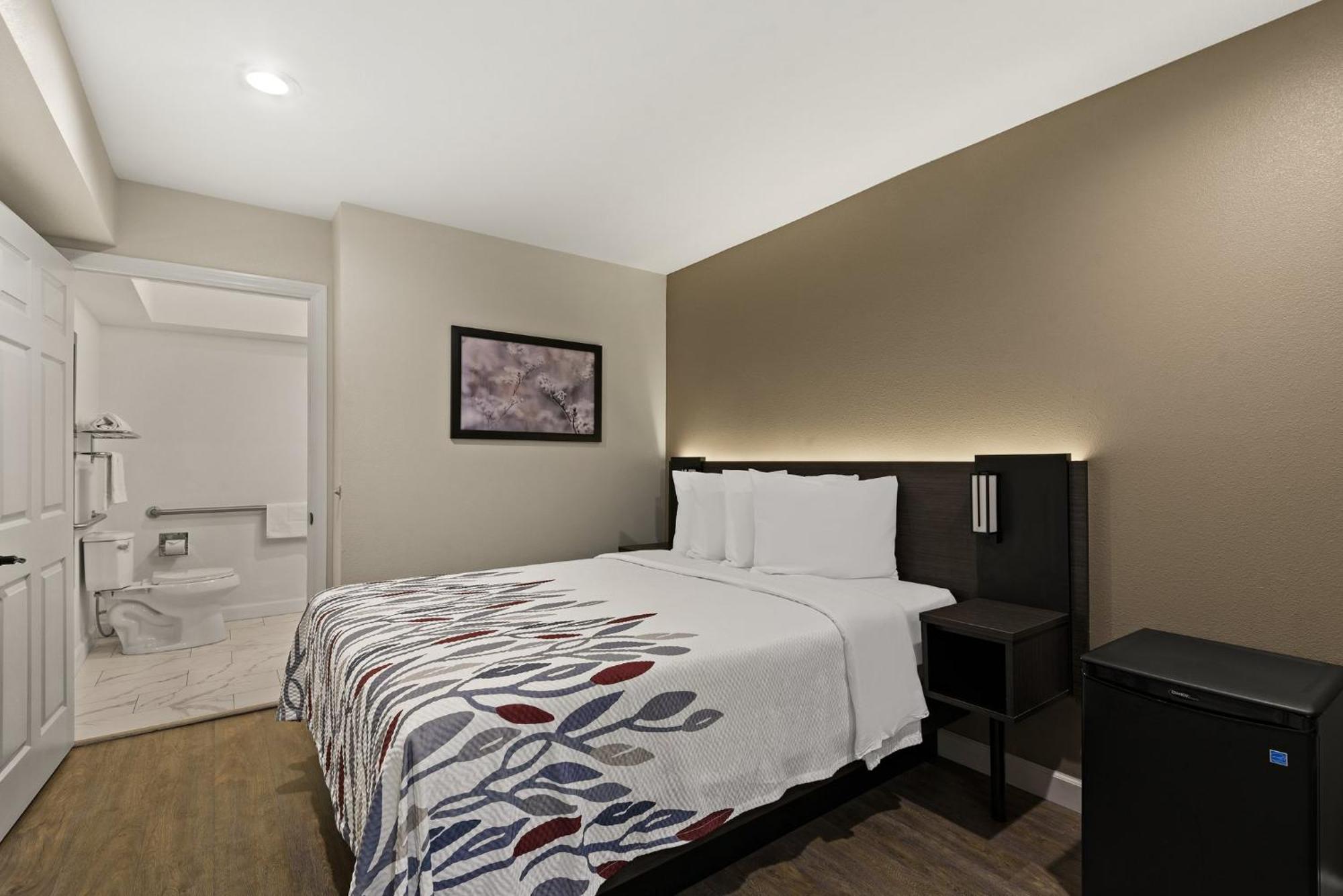 Red Roof Inn Carson - Wilmington, Ca Los Angeles Bagian luar foto